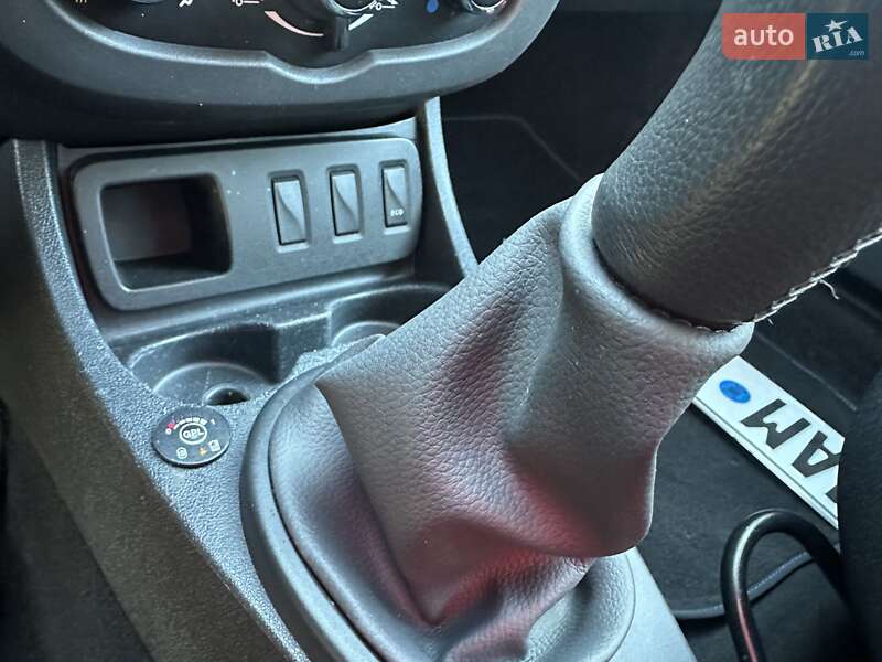 Позашляховик / Кросовер Dacia Duster 2015 в Лебедині