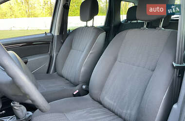 Внедорожник / Кроссовер Dacia Duster 2012 в 