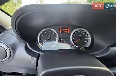 Позашляховик / Кросовер Dacia Duster 2011 в 