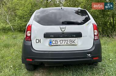 Позашляховик / Кросовер Dacia Duster 2010 в 