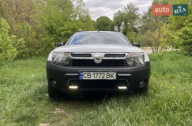 Позашляховик / Кросовер Dacia Duster 2010 в 