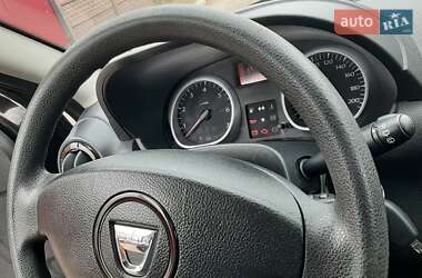 Позашляховик / Кросовер Dacia Duster 2011 в 