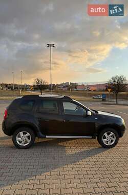 Позашляховик / Кросовер Dacia Duster 2010 в 