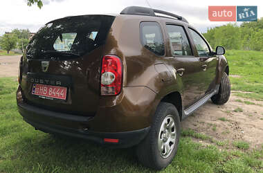 Позашляховик / Кросовер Dacia Duster 2011 в 