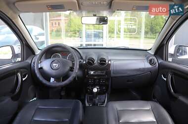 Позашляховик / Кросовер Dacia Duster 2012 в 