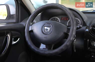 Позашляховик / Кросовер Dacia Duster 2012 в 