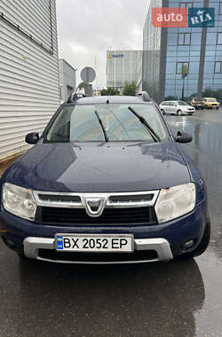 Позашляховик / Кросовер Dacia Duster 2012 в 
