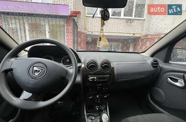 Позашляховик / Кросовер Dacia Duster 2012 в 