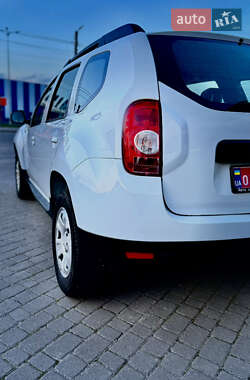 Внедорожник / Кроссовер Dacia Duster 2012 в 