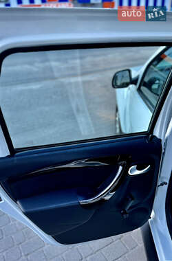 Внедорожник / Кроссовер Dacia Duster 2012 в 