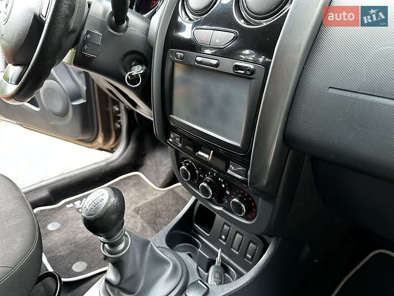 Позашляховик / Кросовер Dacia Duster 2017 в Львові