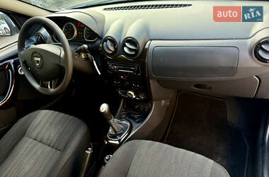 Позашляховик / Кросовер Dacia Duster 2012 в 