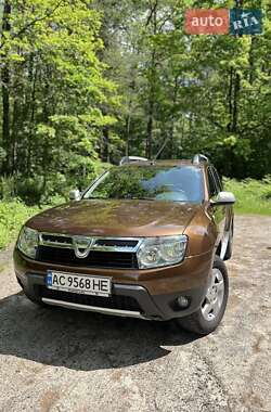 Позашляховик / Кросовер Dacia Duster 2011 в 