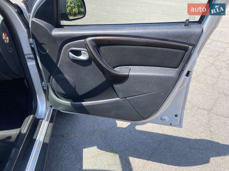 Позашляховик / Кросовер Dacia Duster 2012 в Хоролі