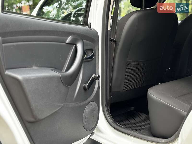 Позашляховик / Кросовер Dacia Duster 2014 в Миргороді