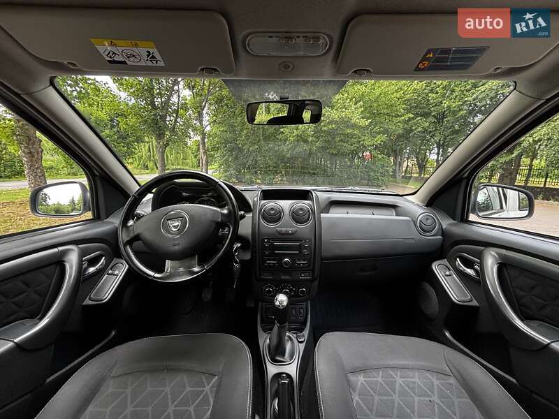 Позашляховик / Кросовер Dacia Duster 2014 в Миргороді