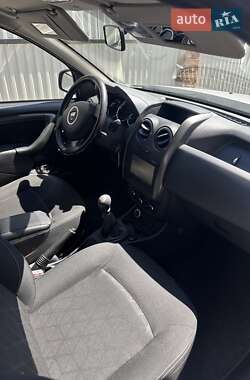 Позашляховик / Кросовер Dacia Duster 2014 в 