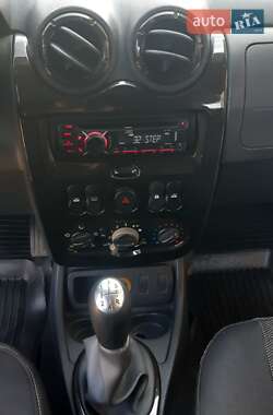 Внедорожник / Кроссовер Dacia Duster 2011 в 
