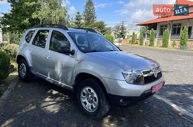 Позашляховик / Кросовер Dacia Duster 2012 в 