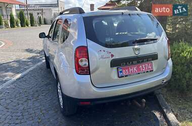 Позашляховик / Кросовер Dacia Duster 2012 в 