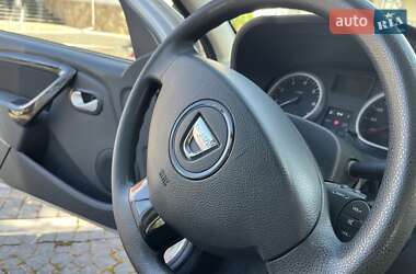 Позашляховик / Кросовер Dacia Duster 2012 в 