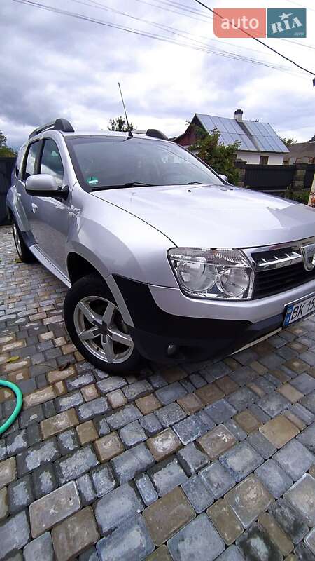 Внедорожник / Кроссовер Dacia Duster 2011 в Вараше