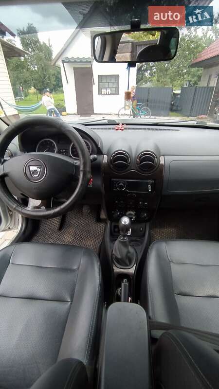 Внедорожник / Кроссовер Dacia Duster 2011 в Вараше