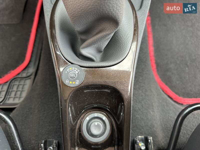 Позашляховик / Кросовер Dacia Duster 2012 в Луцьку