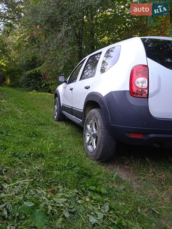 Позашляховик / Кросовер Dacia Duster 2011 в Калуші