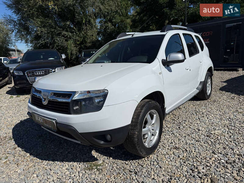 Позашляховик / Кросовер Dacia Duster 2011 в 