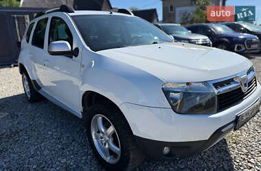 Позашляховик / Кросовер Dacia Duster 2011 в 