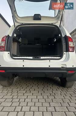 Позашляховик / Кросовер Dacia Duster 2014 в 