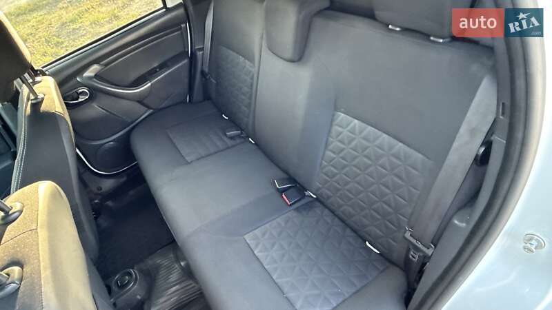 Позашляховик / Кросовер Dacia Duster 2014 в Дніпрі фото 12 Позашляховик / Кросовер Dacia Duster 2014 в Дніпрі