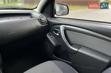 Внедорожник / Кроссовер Dacia Duster 2015 в 