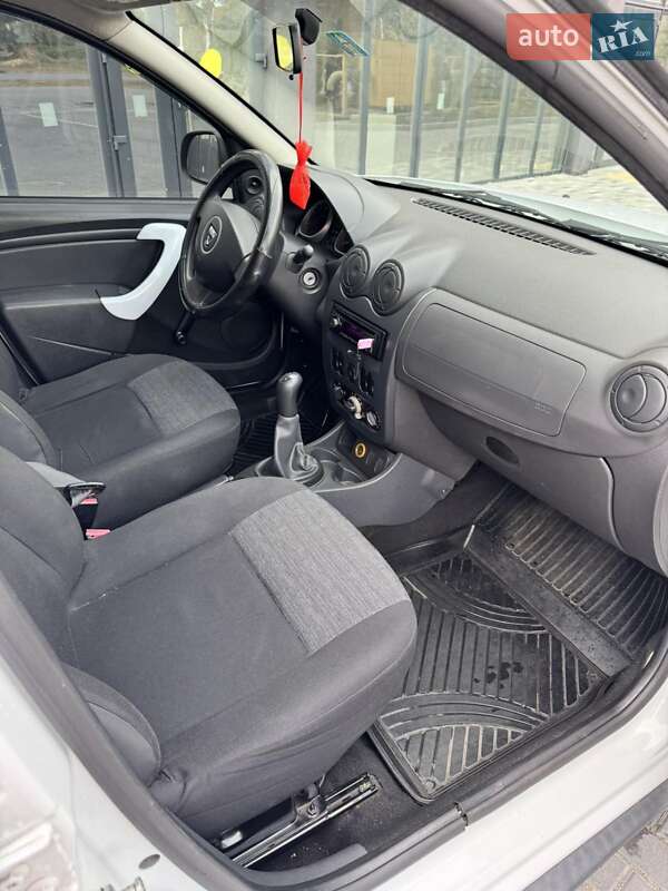 Внедорожник / Кроссовер Dacia Duster 2010 в Полтаве