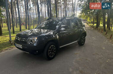 Внедорожник / Кроссовер Dacia Duster 2015 в 
