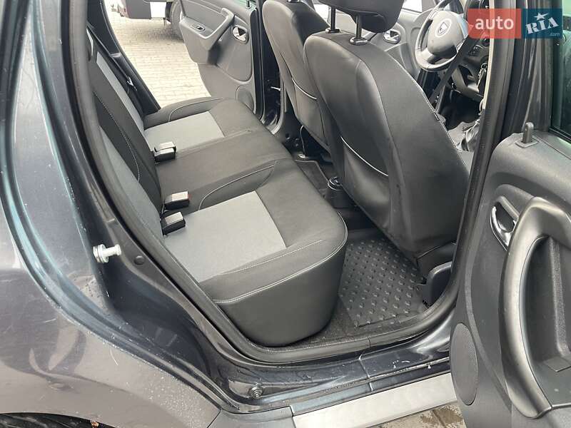 Позашляховик / Кросовер Dacia Duster 2016 в Луцьку