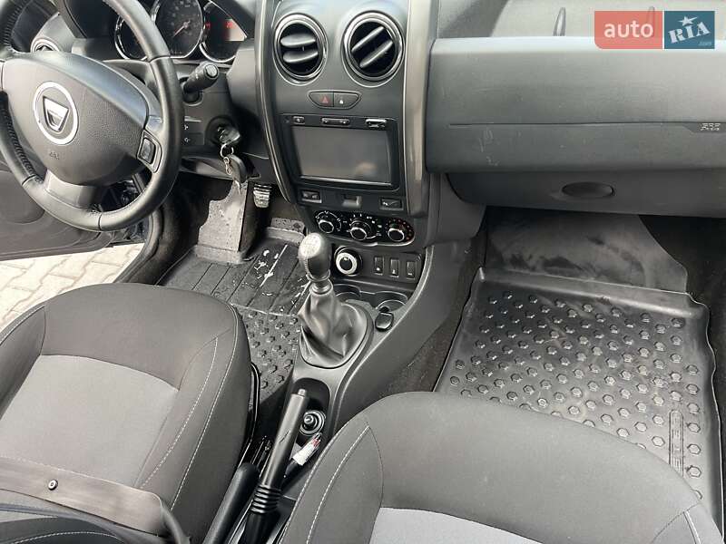 Позашляховик / Кросовер Dacia Duster 2016 в Луцьку