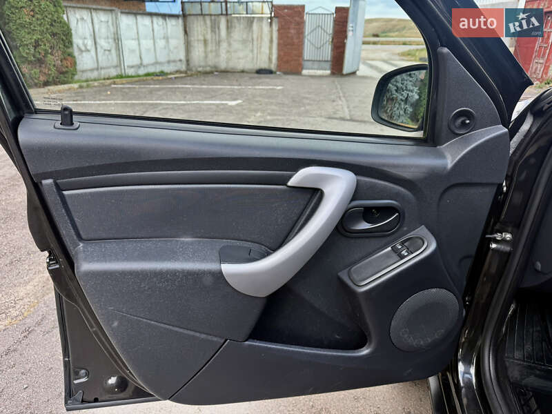 Внедорожник / Кроссовер Dacia Duster 2014 в Ровно фото 17 Внедорожник / Кроссовер Dacia Duster 2014 в Ровно