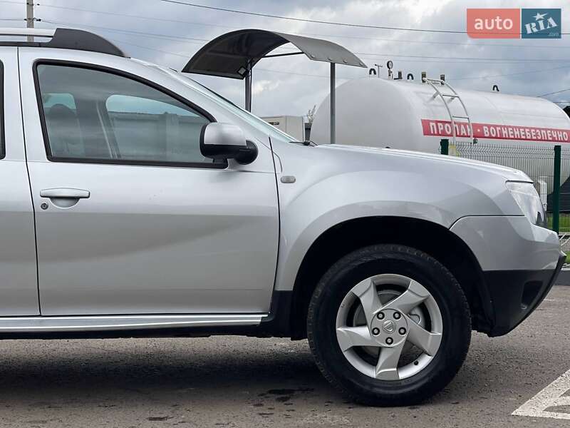 Позашляховик / Кросовер Dacia Duster 2010 в Радивиліві