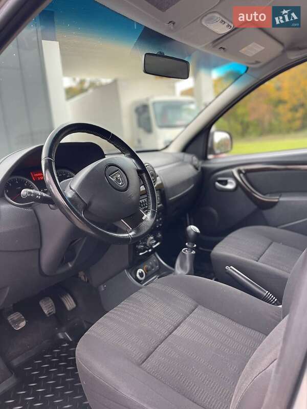 Позашляховик / Кросовер Dacia Duster 2010 в Радивиліві