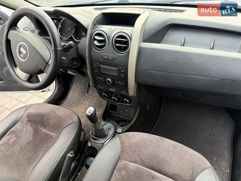 Позашляховик / Кросовер Dacia Duster 2016 в Дубні