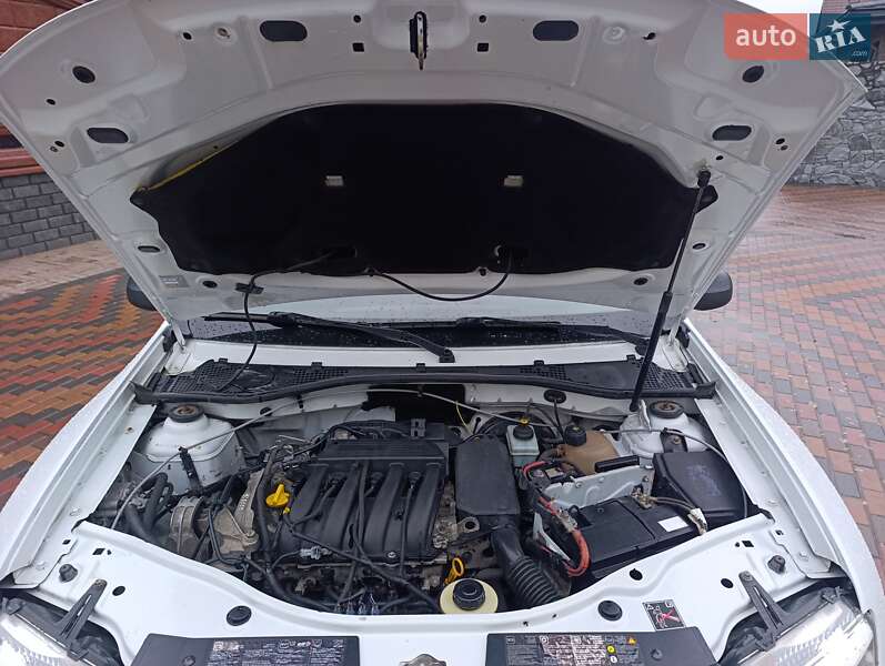 Позашляховик / Кросовер Dacia Duster 2013 в Звягелі