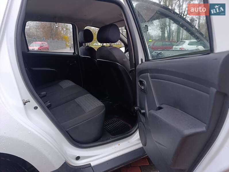 Позашляховик / Кросовер Dacia Duster 2013 в Звягелі