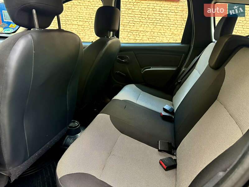 Позашляховик / Кросовер Dacia Duster 2014 в Рівному