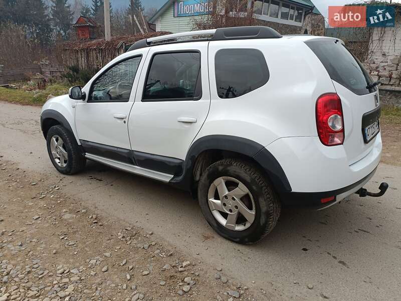 Позашляховик / Кросовер Dacia Duster 2011 в Верховині