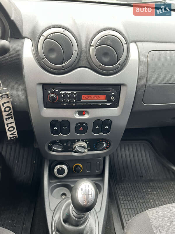 Внедорожник / Кроссовер Dacia Duster 2010 в Калуше фото 34 Внедорожник / Кроссовер Dacia Duster 2010 в Калуше