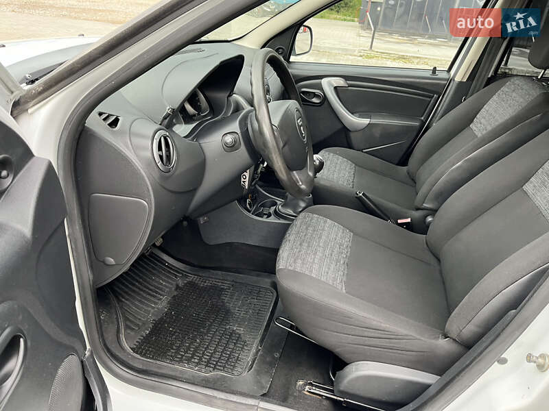 Внедорожник / Кроссовер Dacia Duster 2010 в Калуше фото 32 Внедорожник / Кроссовер Dacia Duster 2010 в Калуше