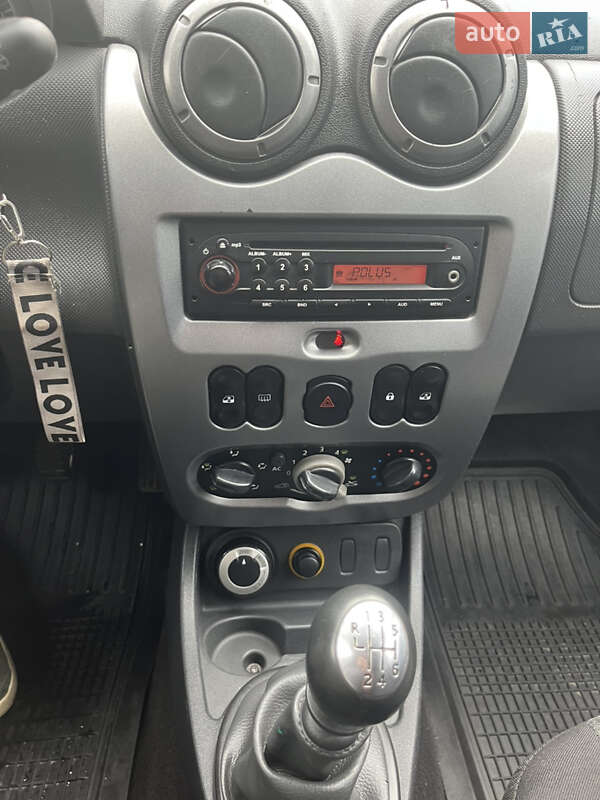 Внедорожник / Кроссовер Dacia Duster 2010 в Калуше фото 51 Внедорожник / Кроссовер Dacia Duster 2010 в Калуше