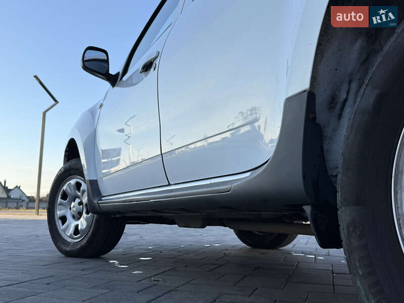 Позашляховик / Кросовер Dacia Duster 2011 в Луцьку